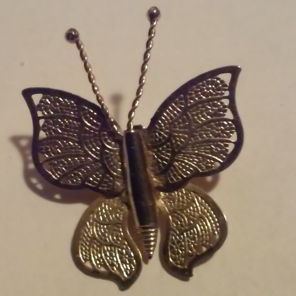 Pin Butterfly Gold 1 1/4" x 11/4"